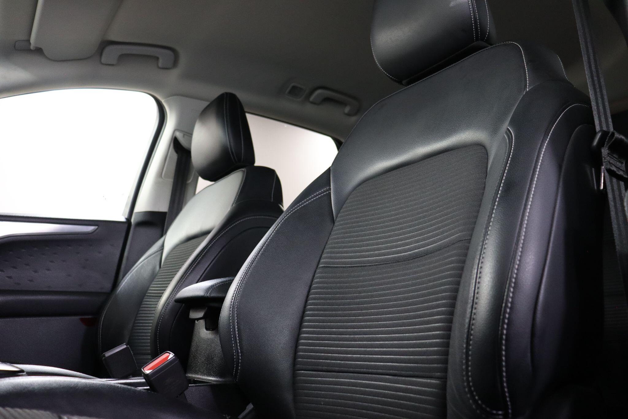 Ford Kuga view 35