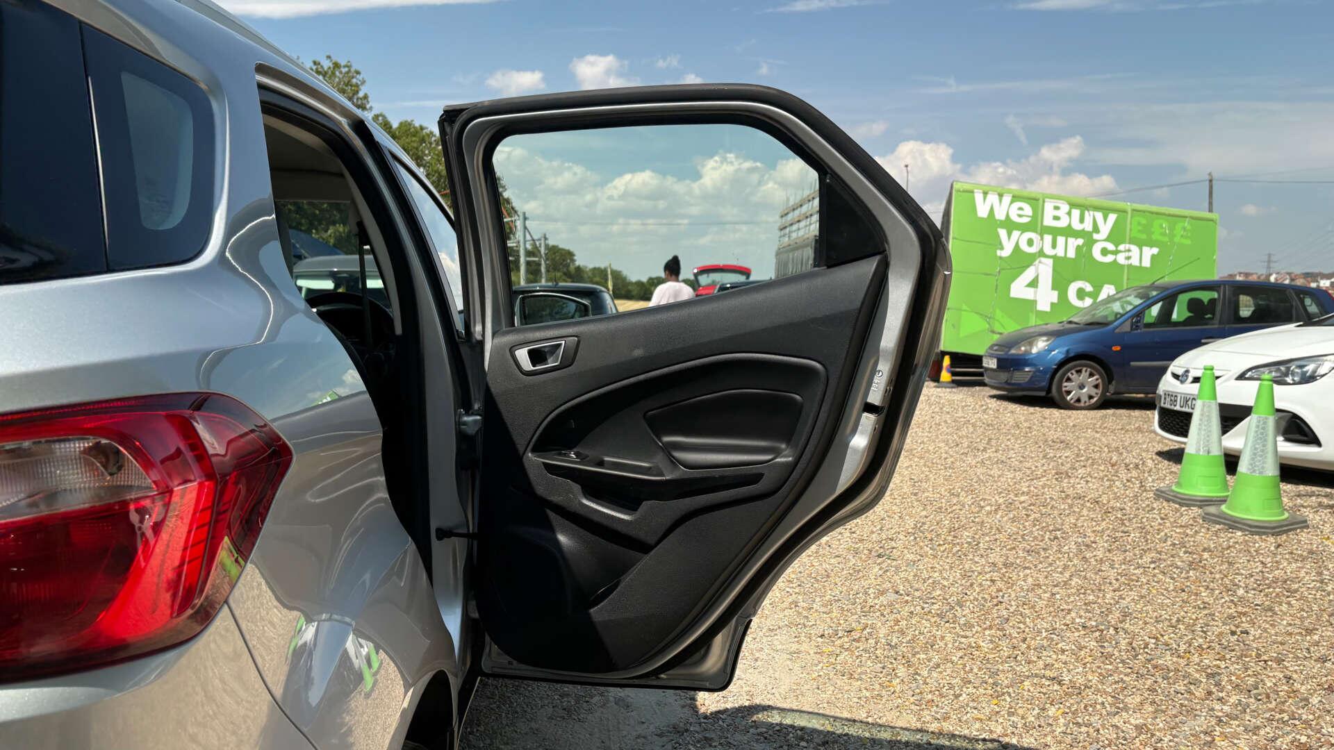 Ford Ecosport view 38