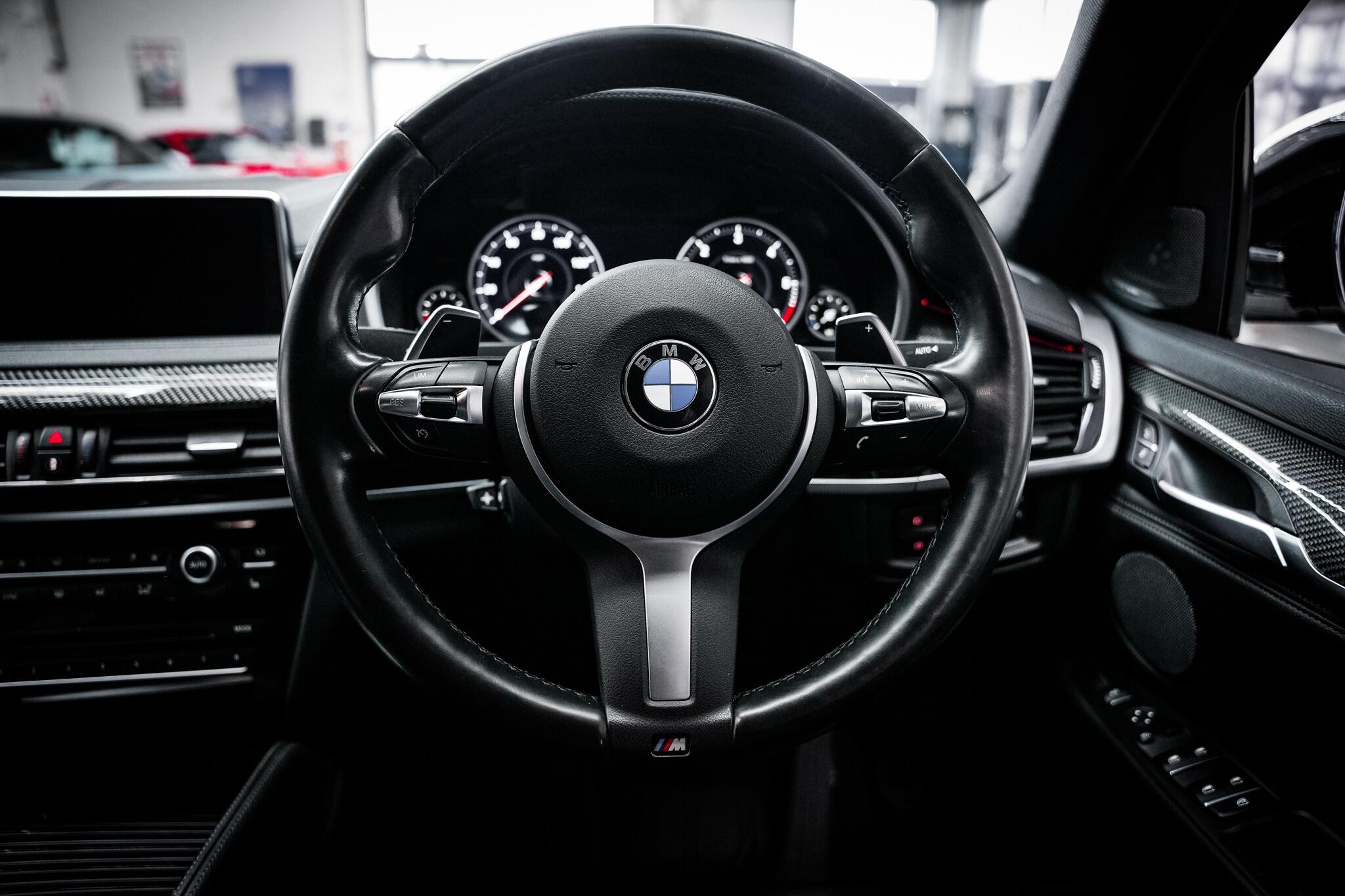 BMW X6 view 20
