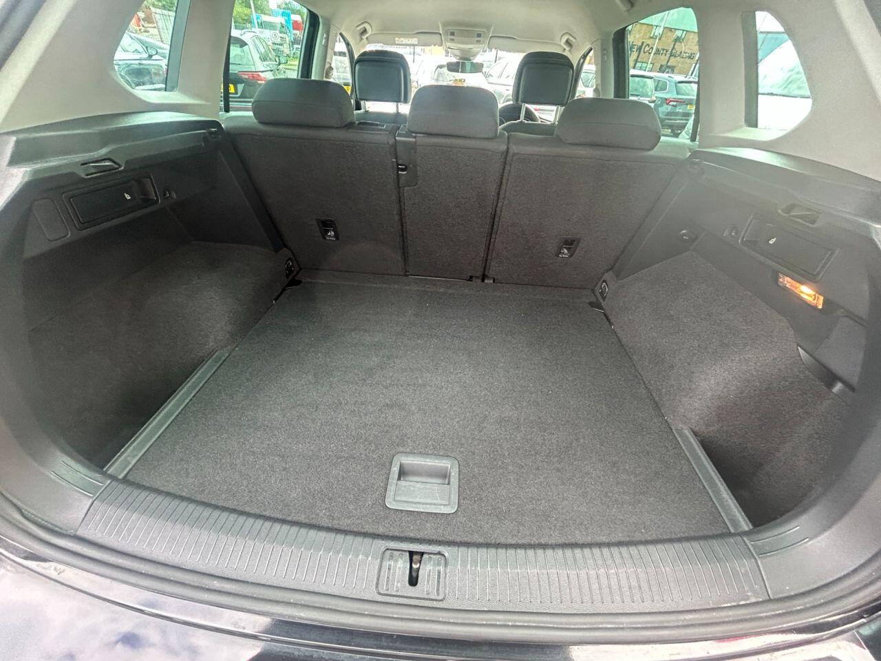 Volkswagen Tiguan view 16