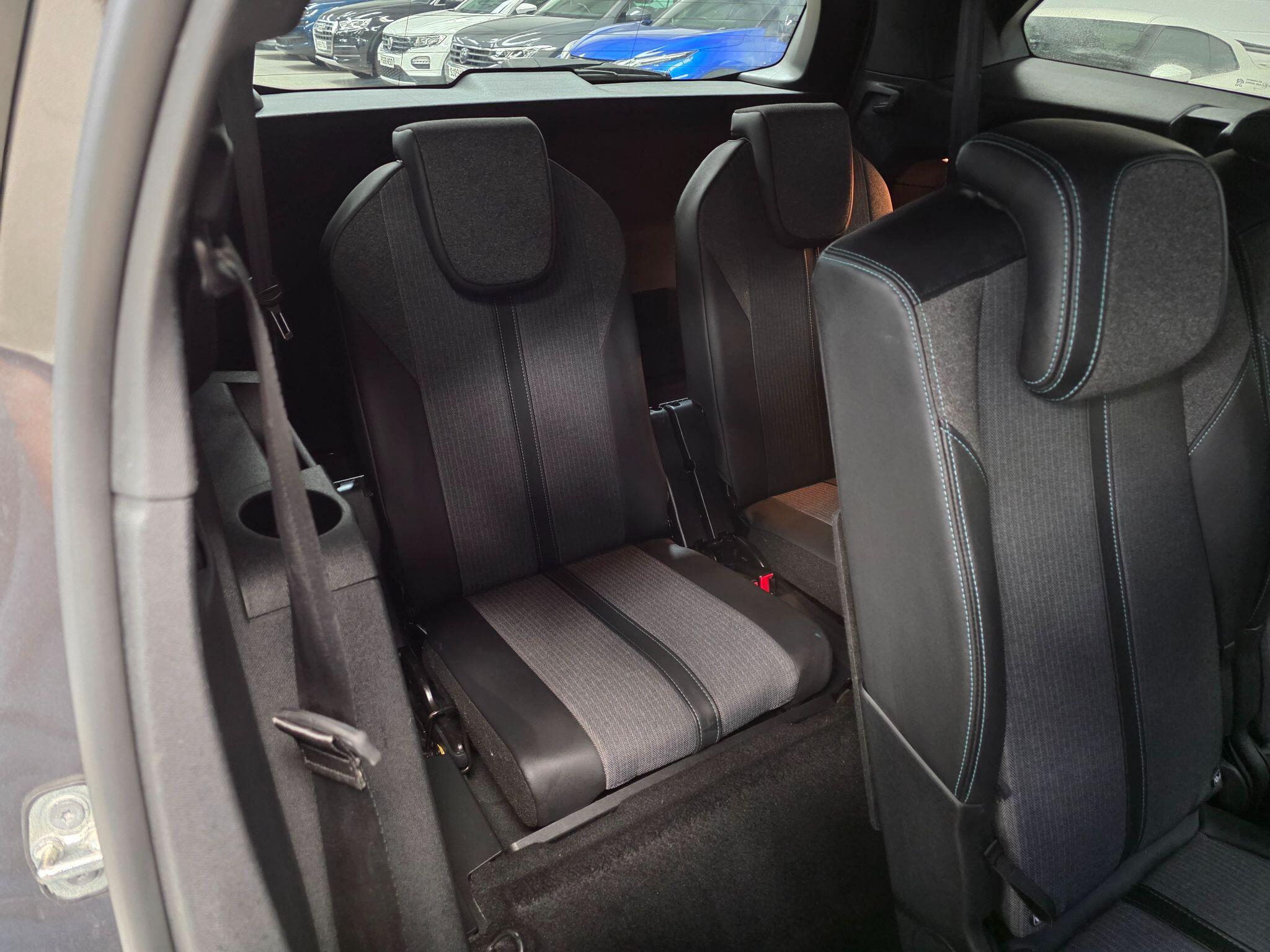 Peugeot 5008 view 23