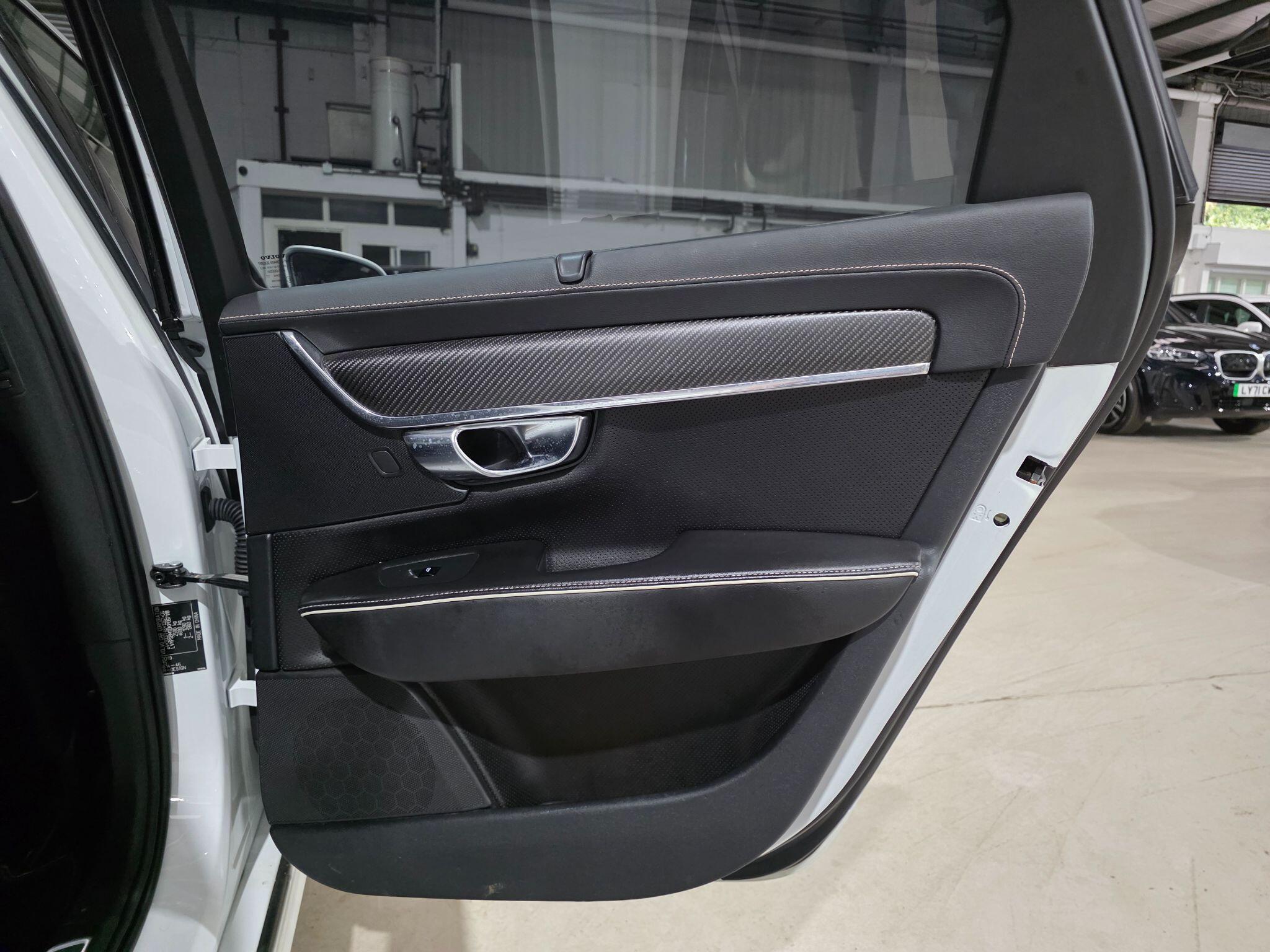 Volvo S90 view 26