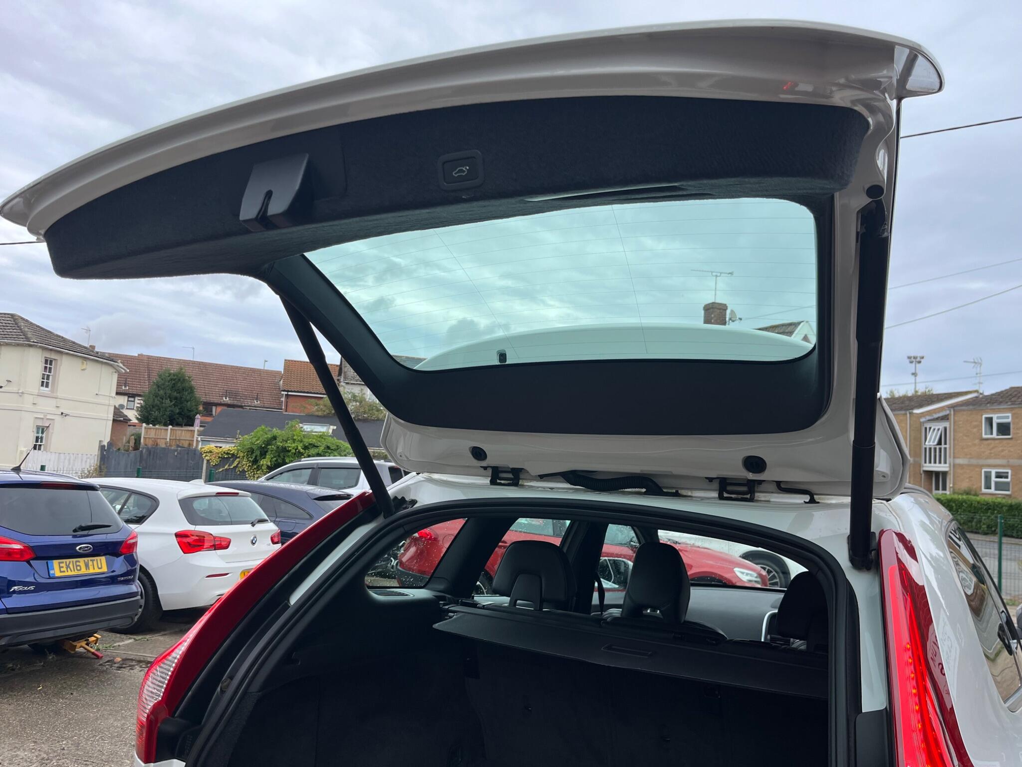 Volvo XC60 view 49