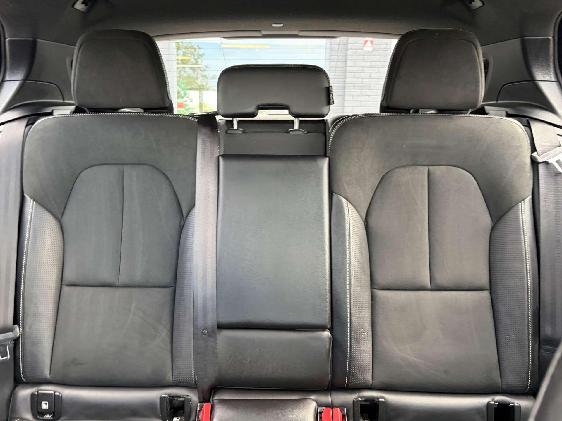 Volvo XC40 view 30