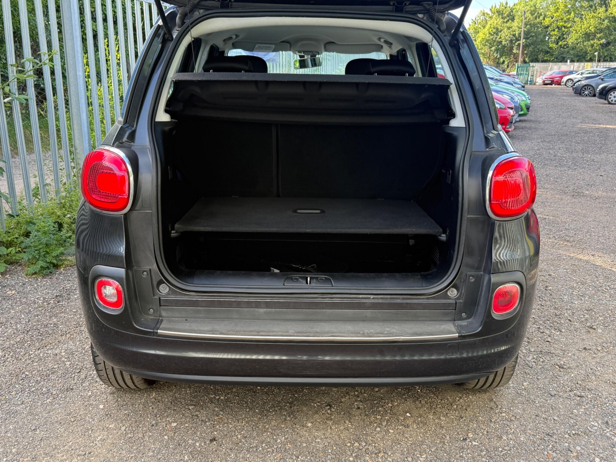 2015 Fiat 500L image 33