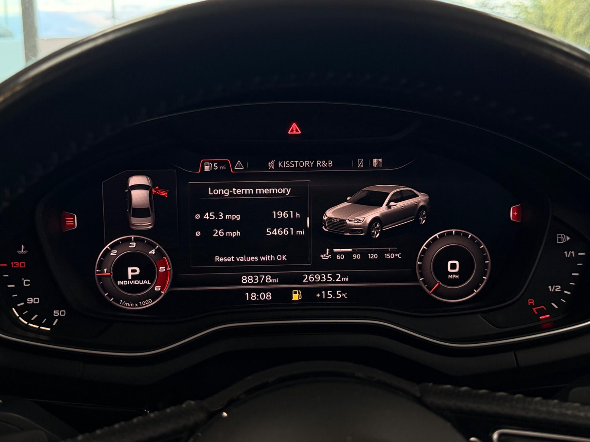 Audi A4 view 34