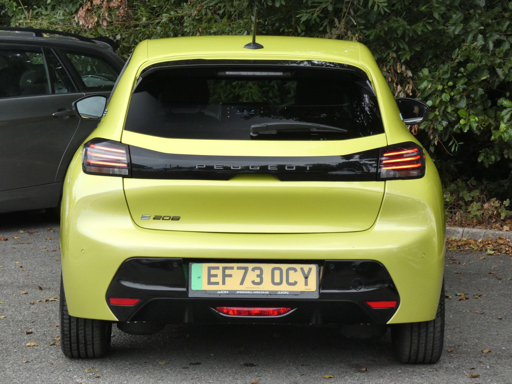 Peugeot E-208 view 9