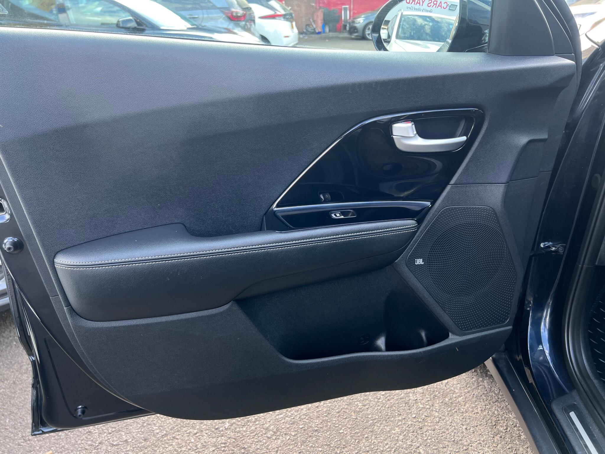 Kia Niro view 33