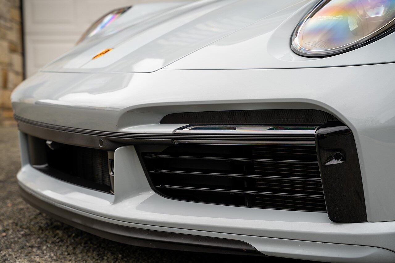 Porsche 911 view 42