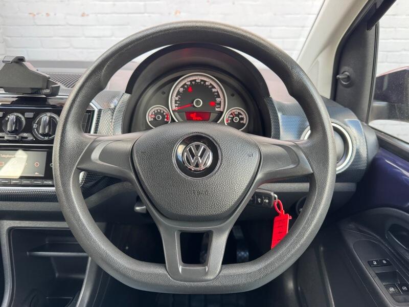 Volkswagen Up! view 26