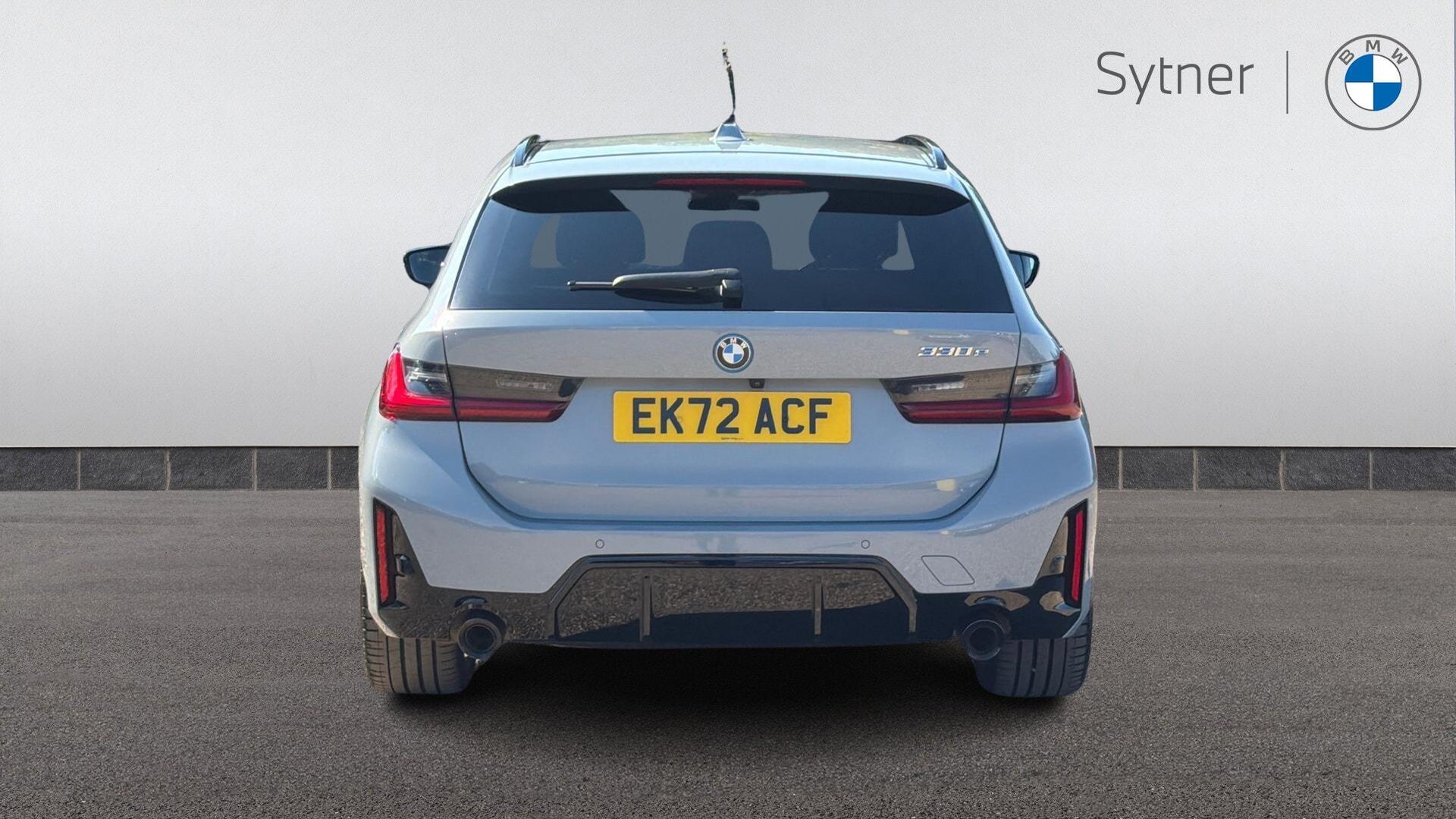 BMW 3 Series view 15