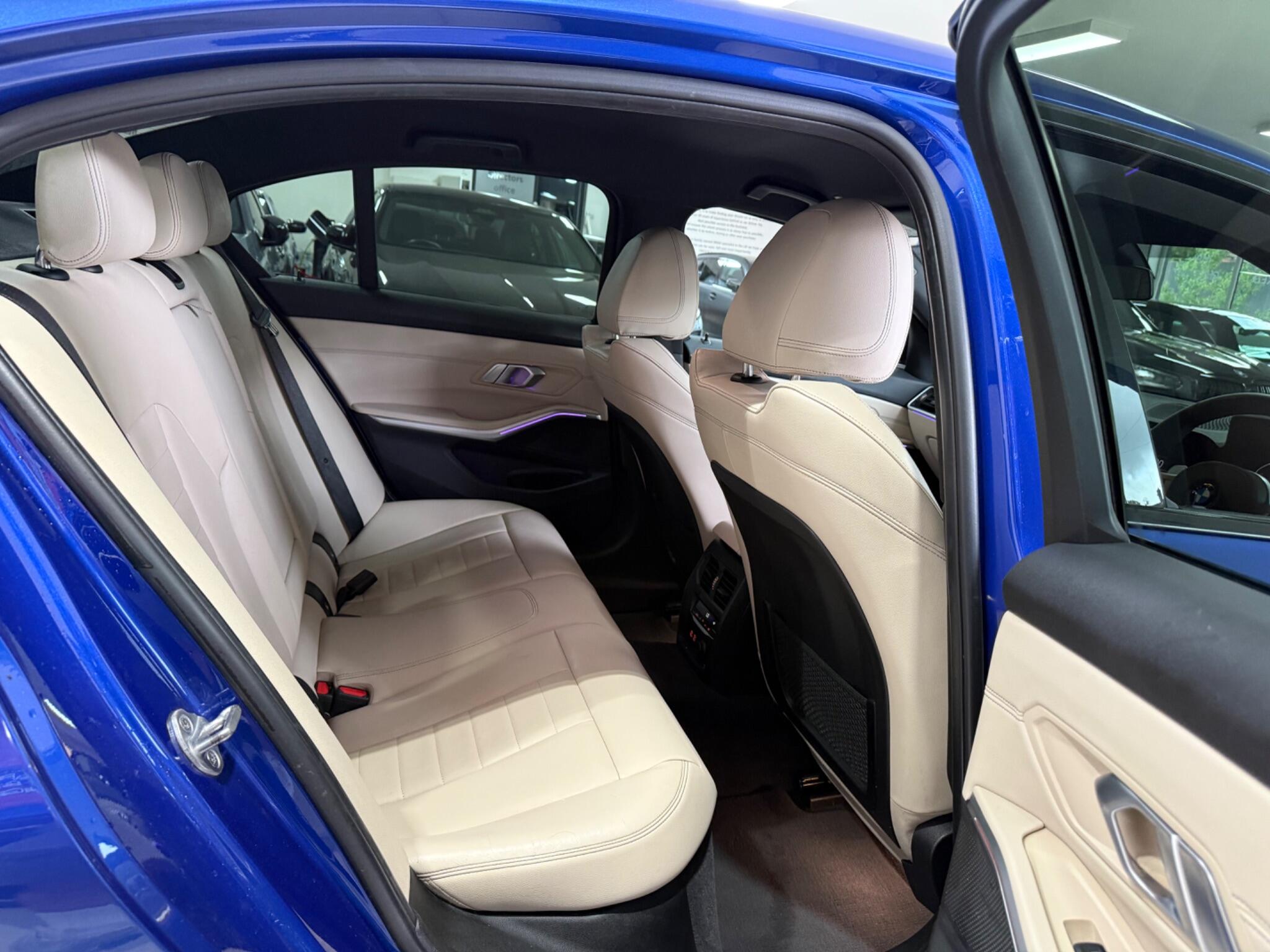BMW 3 Series view 27