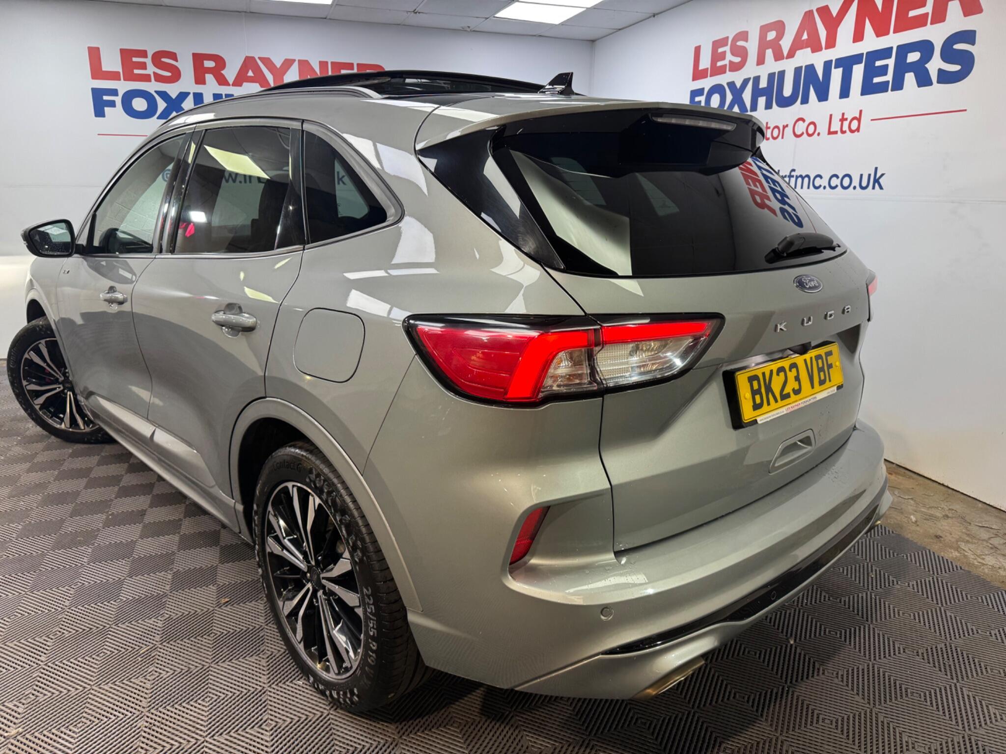 Ford Kuga view 3