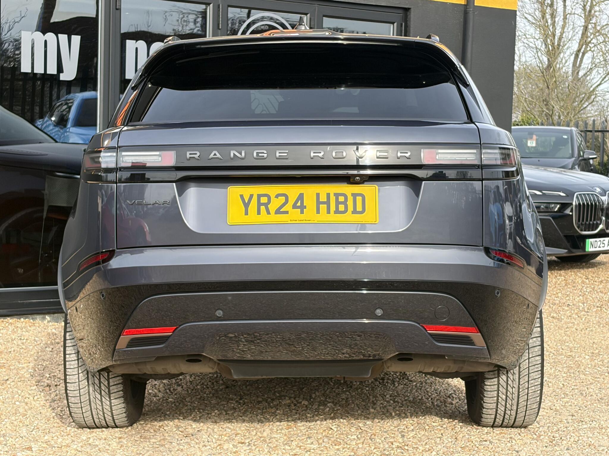Land Rover Range Rover Velar view 8