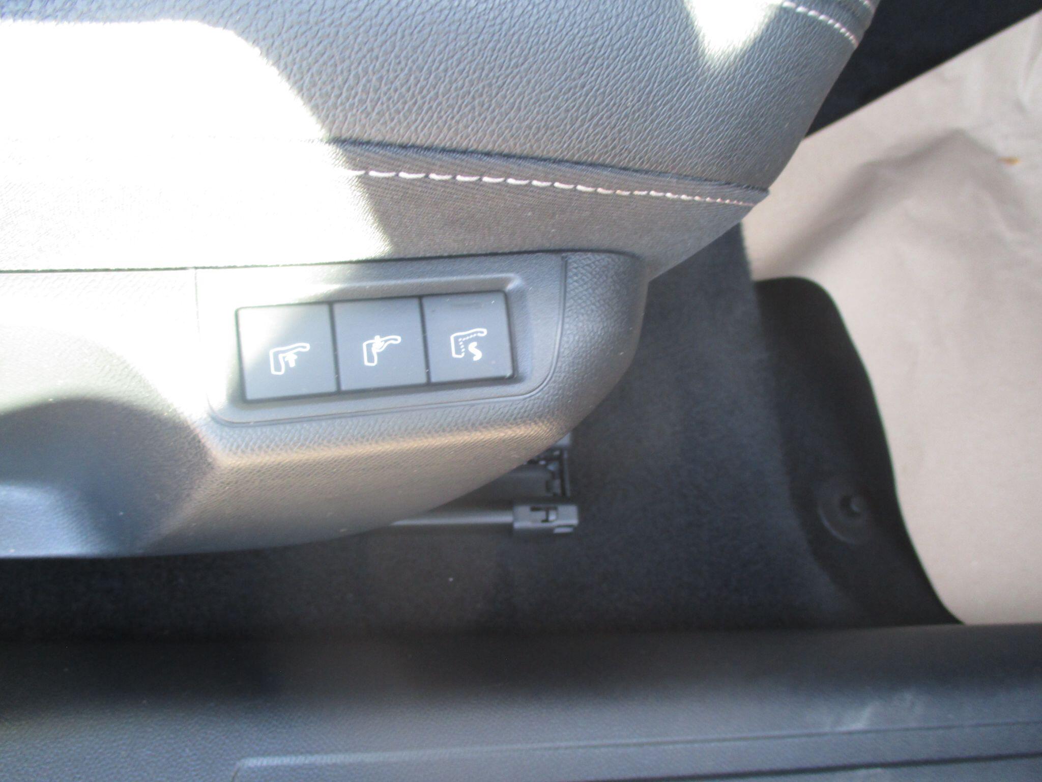 Vauxhall Mokka Electric view 29