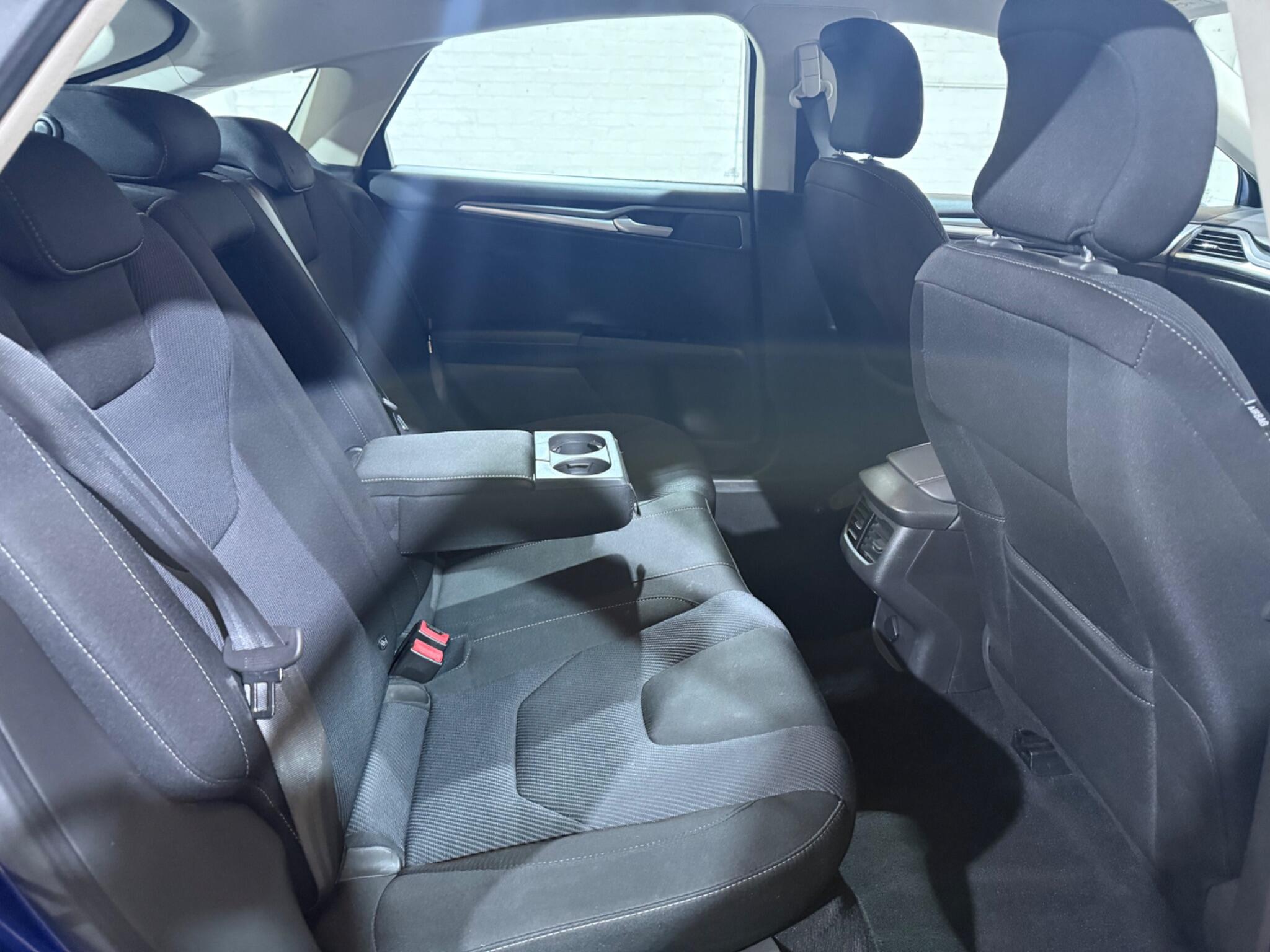 Ford Mondeo view 39