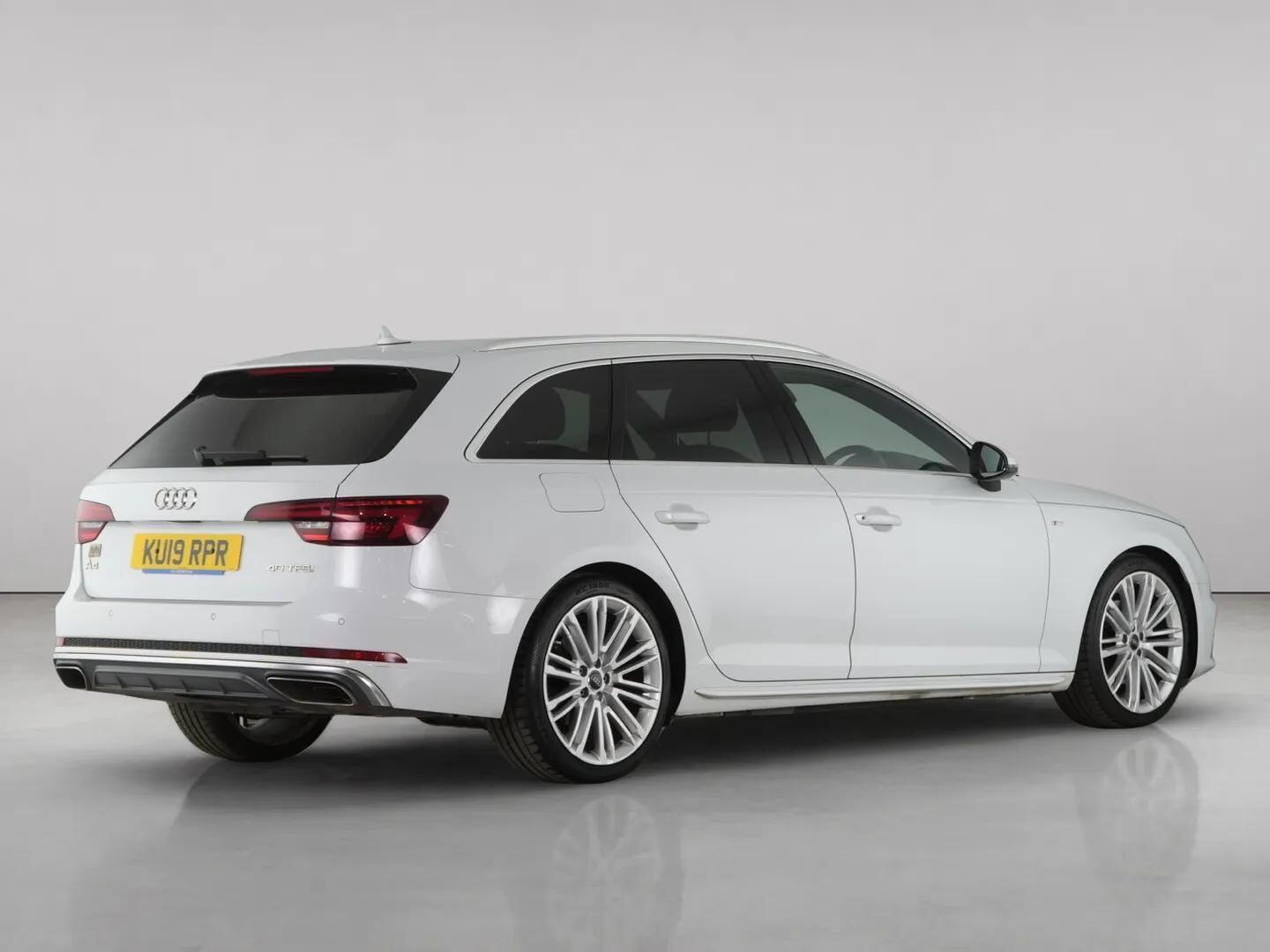 Audi A4 view 8