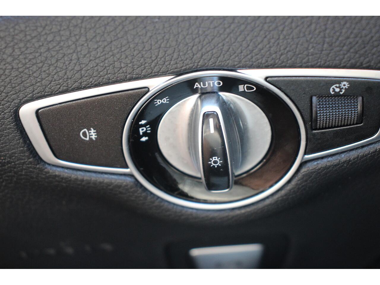 Mercedes-Benz E Class view 30
