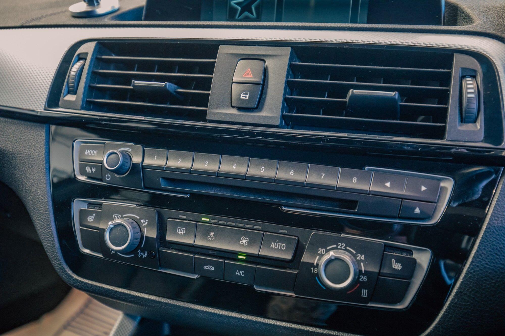 BMW 1 Series view 15