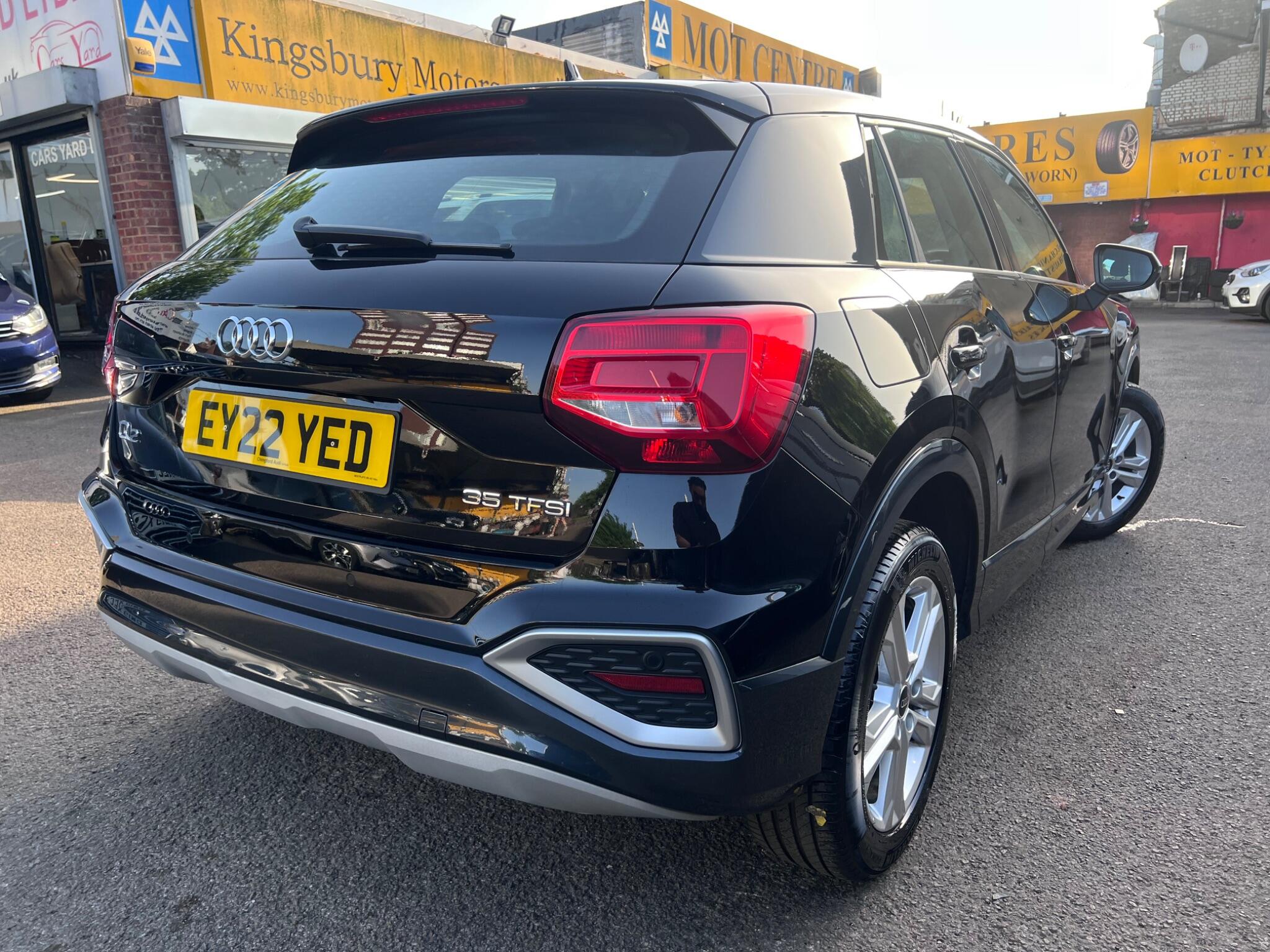 Audi Q2 view 15