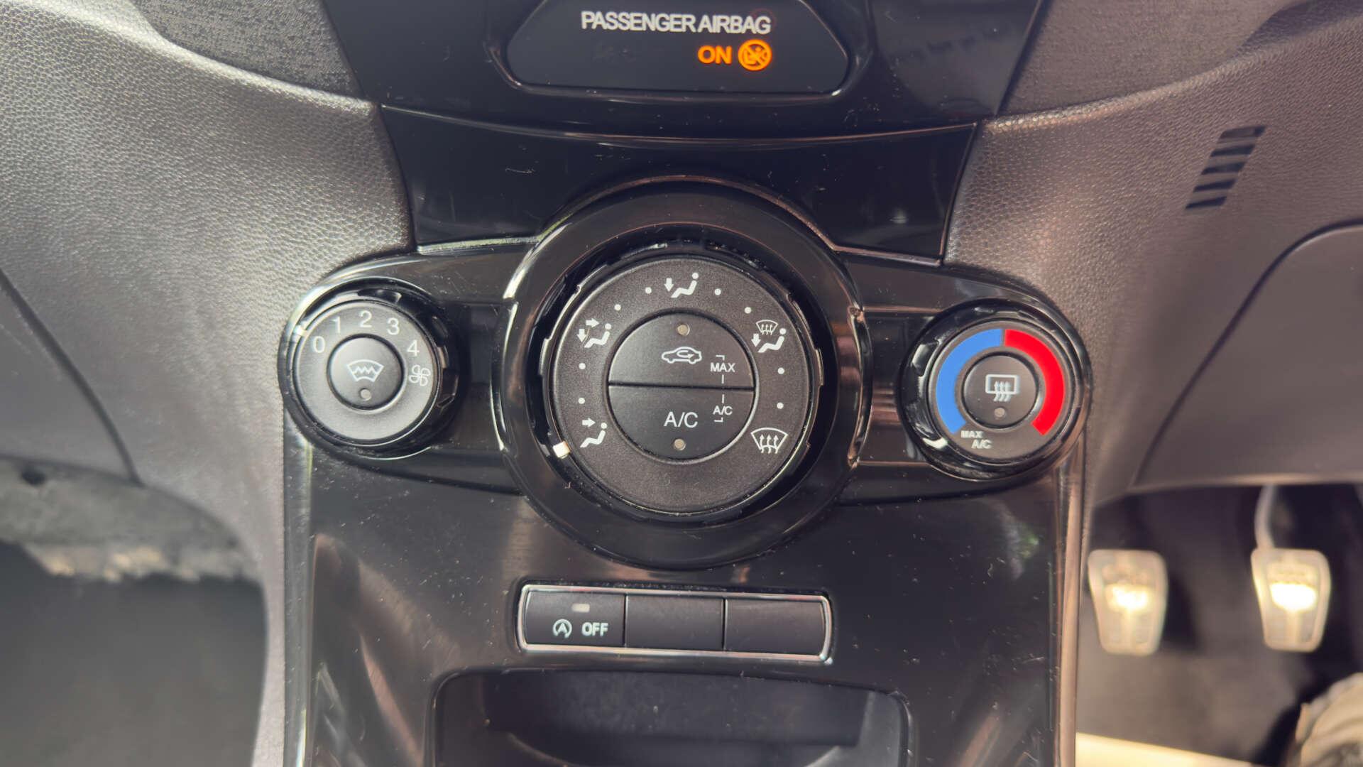 Ford Fiesta view 25
