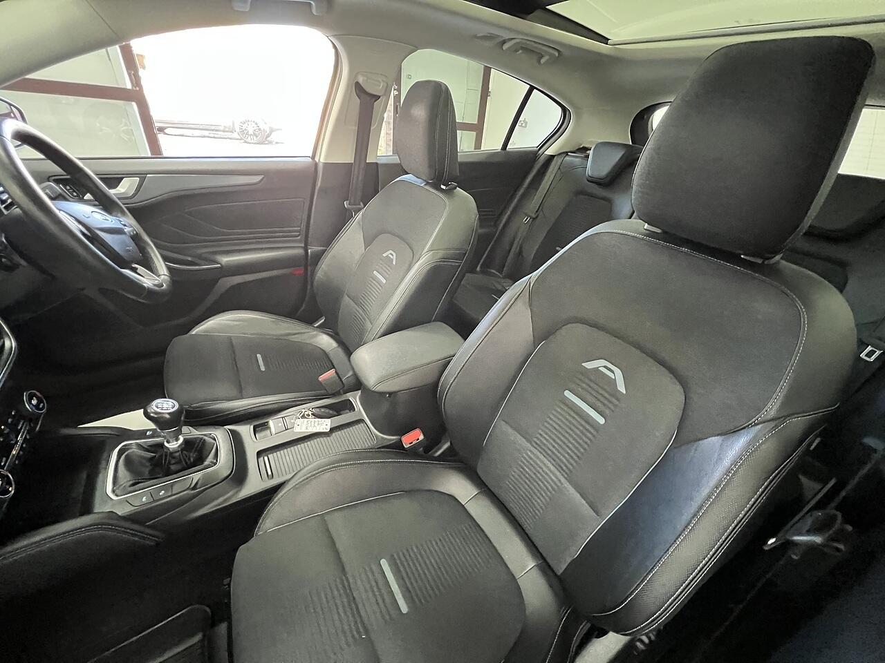 Ford Focus view 19