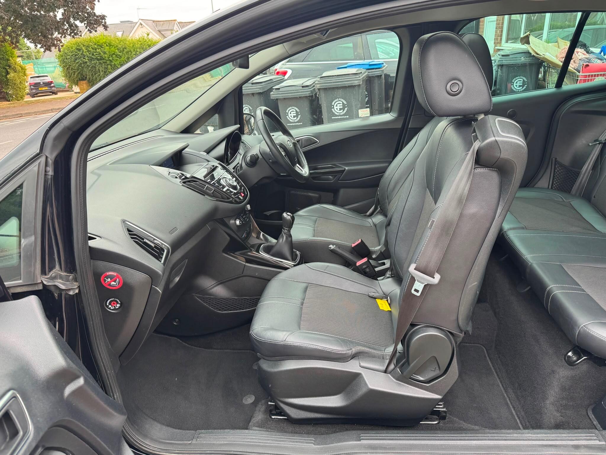 Ford B-Max view 30