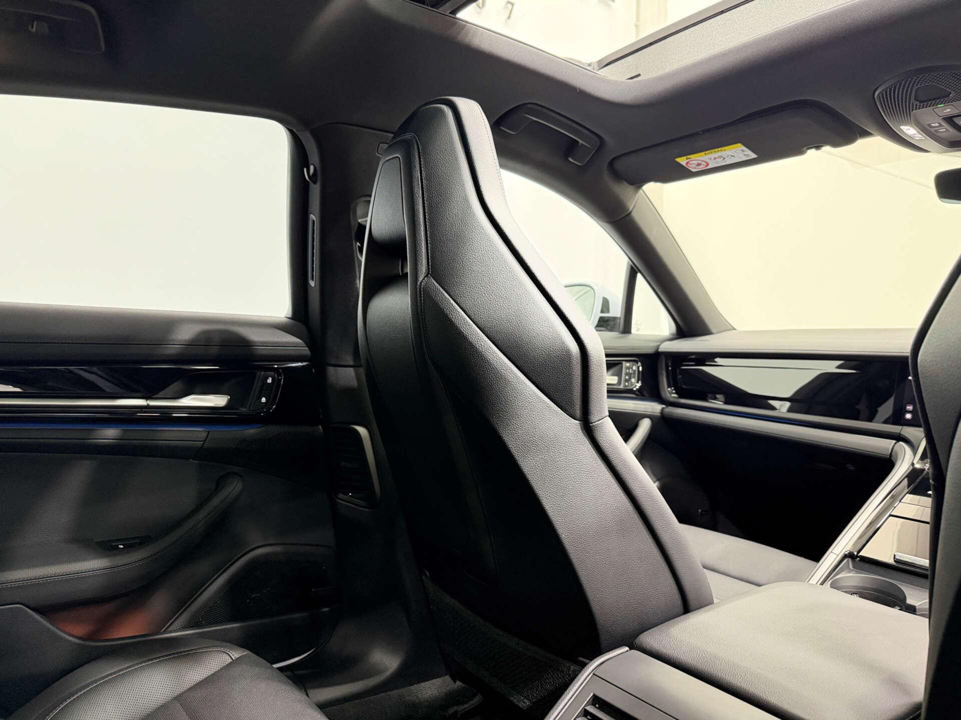 Porsche Panamera view 22