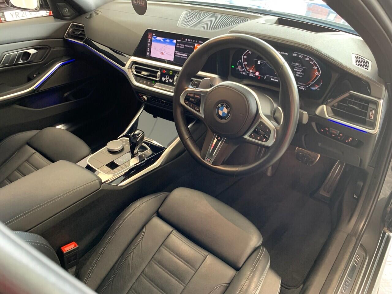 BMW 3 Series view 21