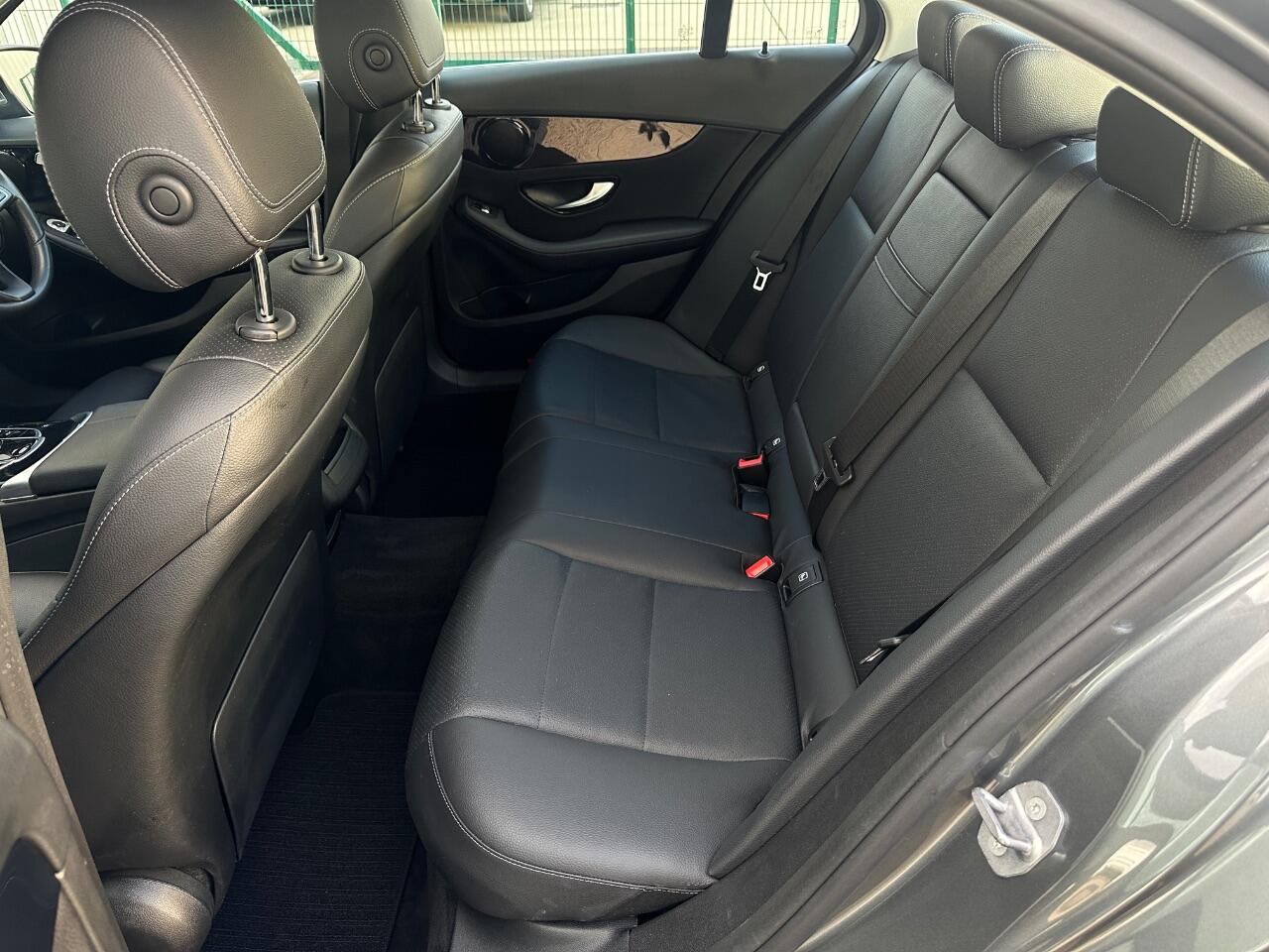 Mercedes-Benz C Class view 11