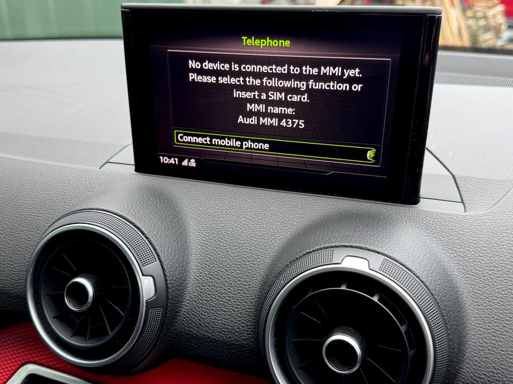 Audi Q2 view 28