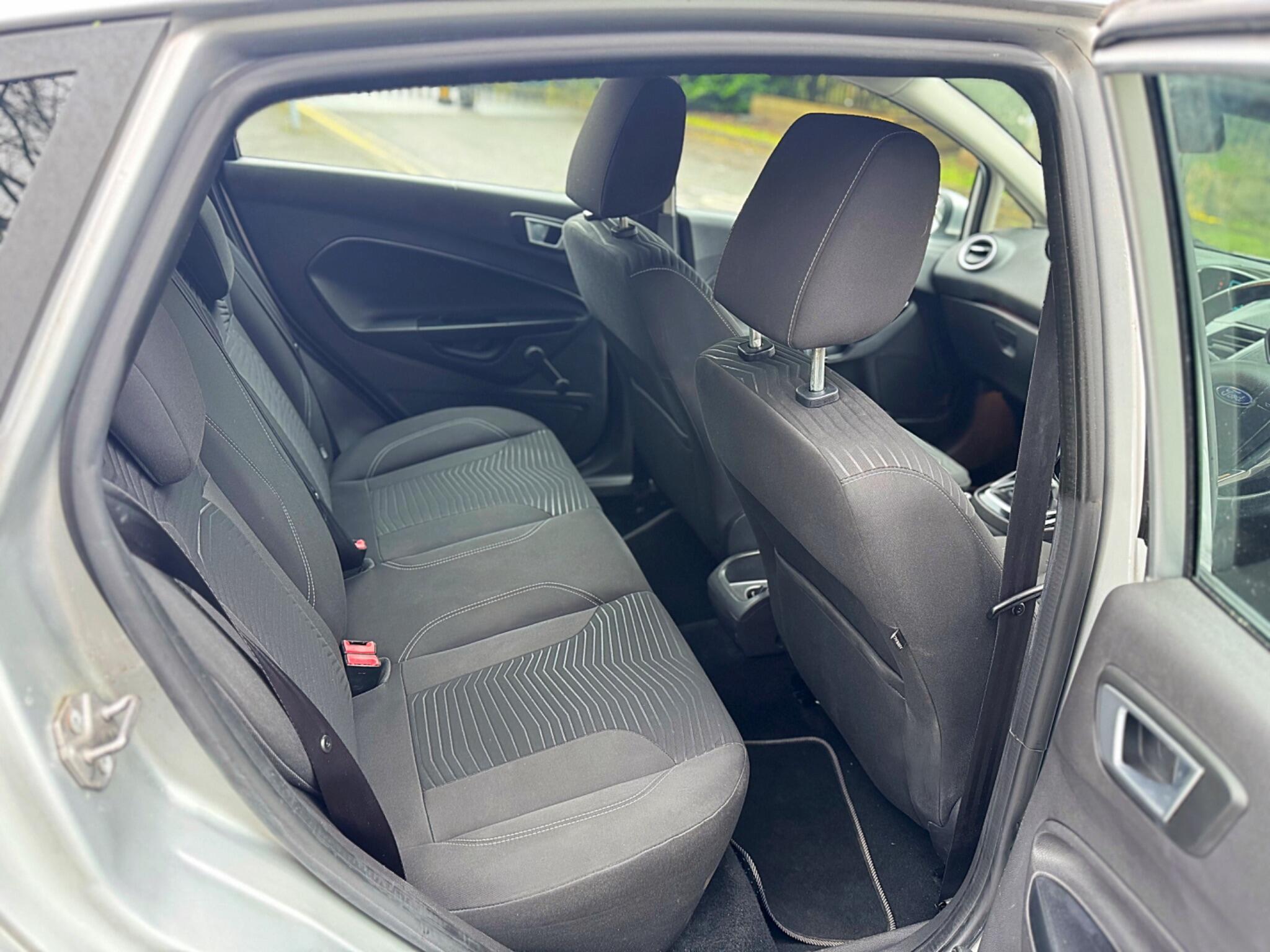 2014 Ford Fiesta 1.5 TDCi Zetec Euro 5 5dr image 35