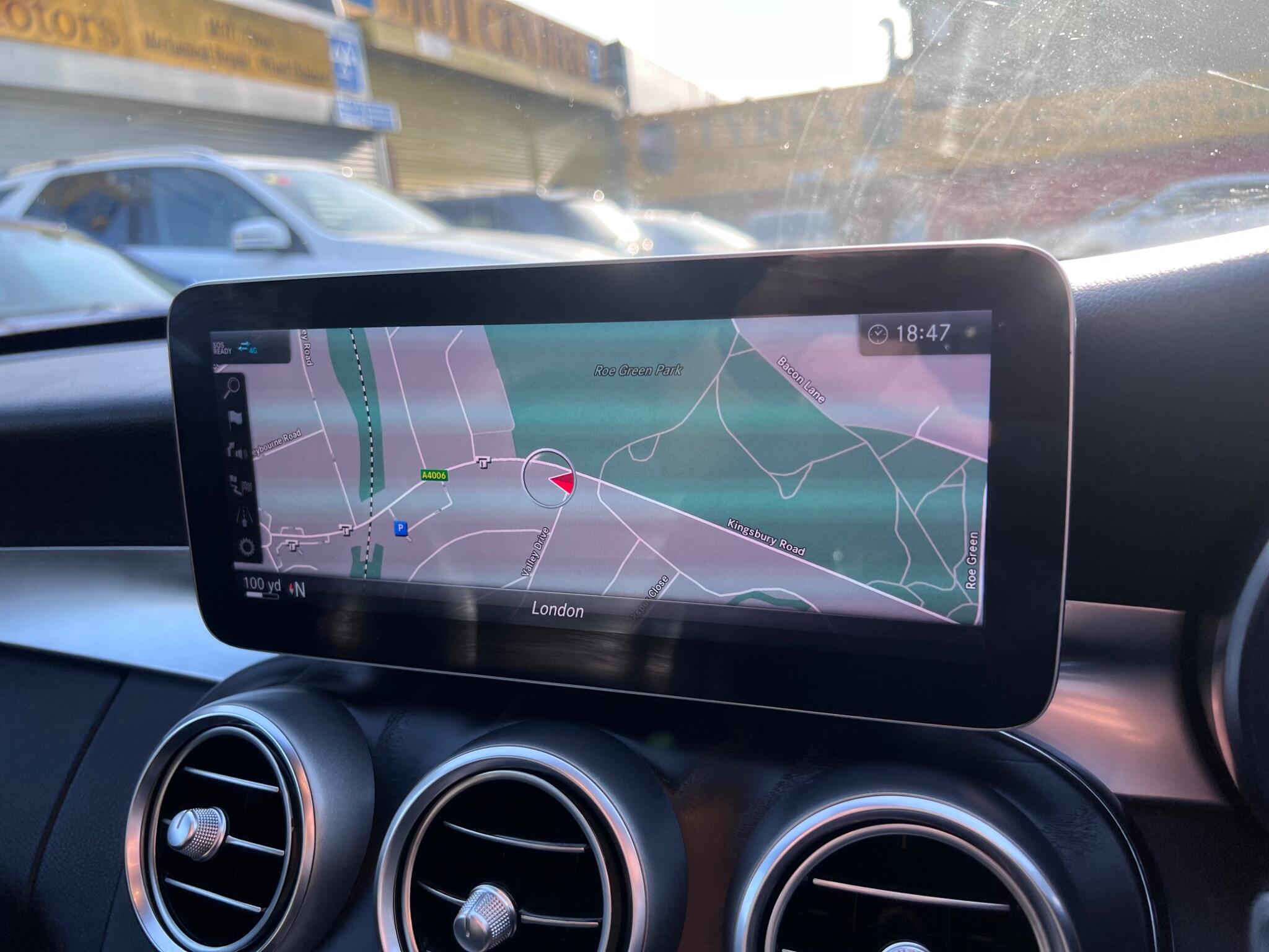 Mercedes-Benz C Class view 23