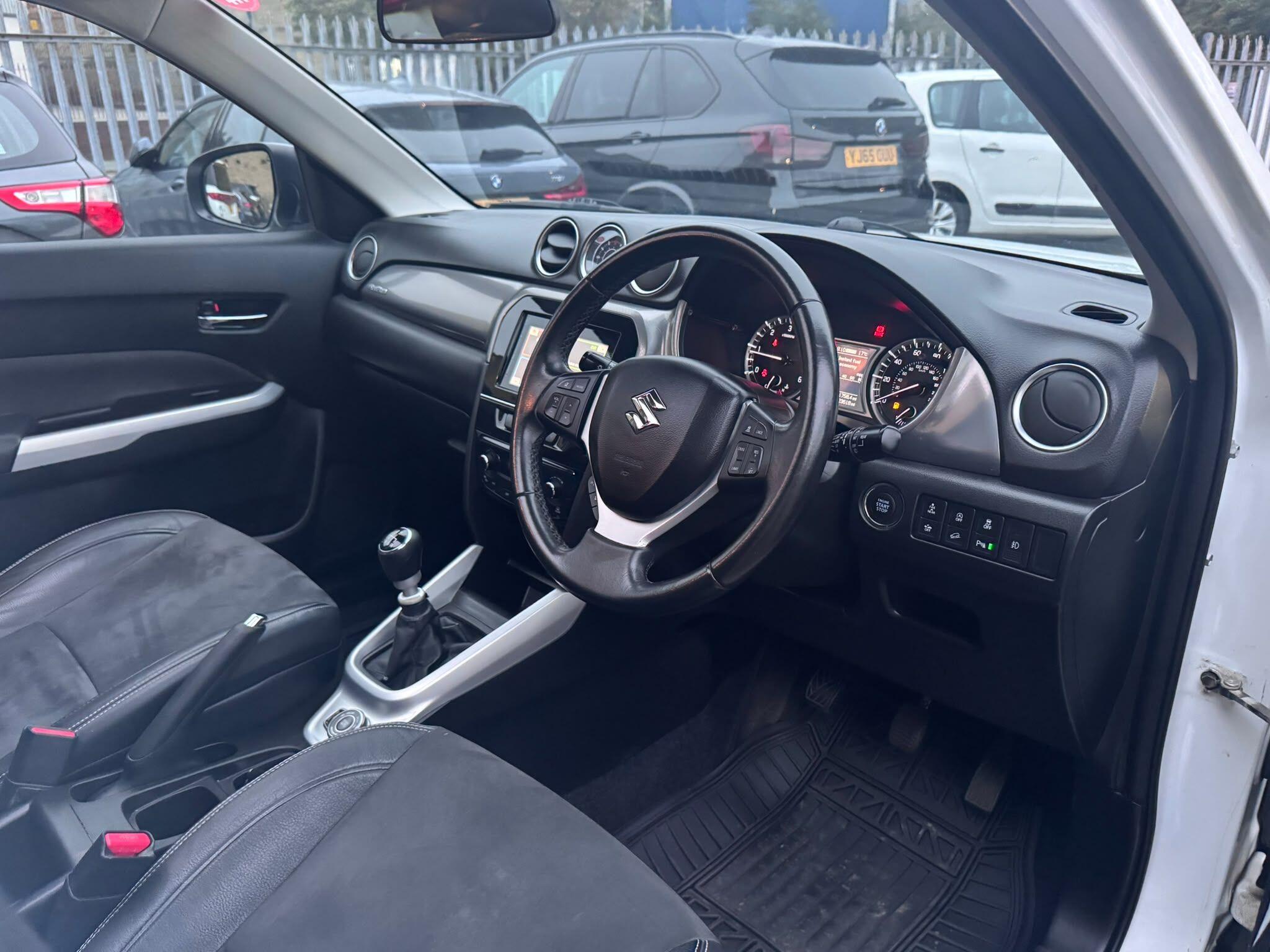 Suzuki Vitara view 17