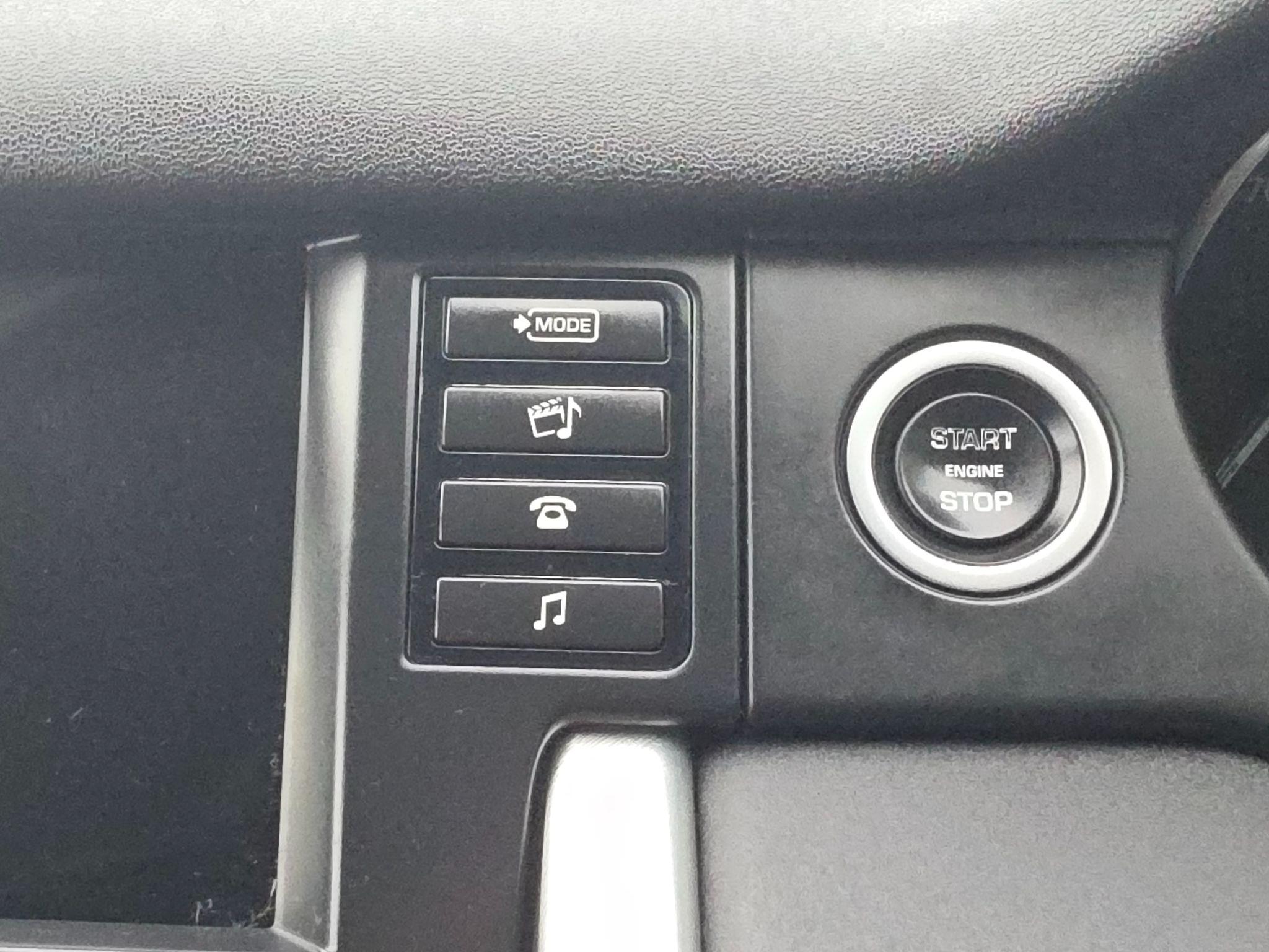 2017 Land Rover Discovery Sport 2.0 TD4 SE 4WD Euro 6 (s/s) 5dr (5 Seat) • 60,214 miles image 48