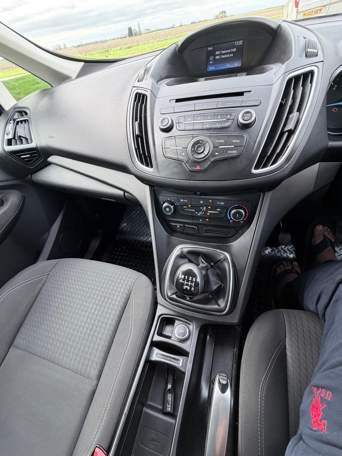 Ford Grand C-Max view 11