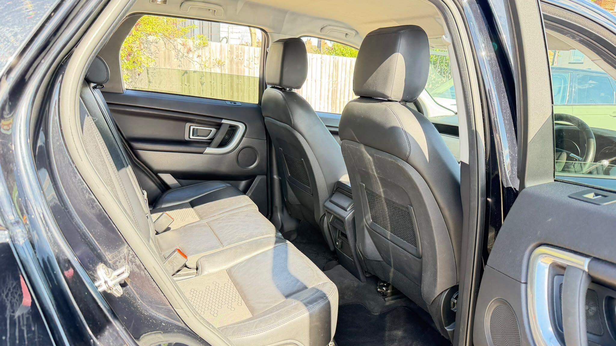 Land Rover Discovery Sport view 16
