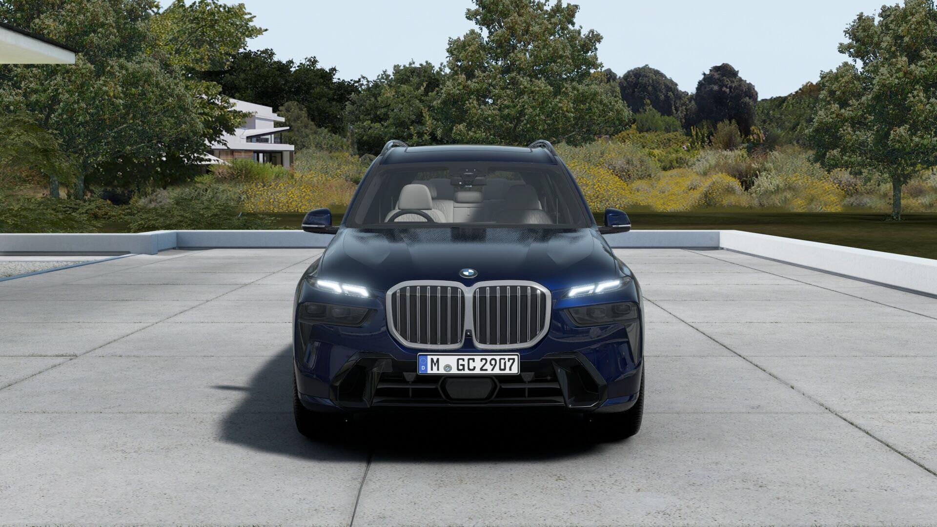 BMW X7 view 2