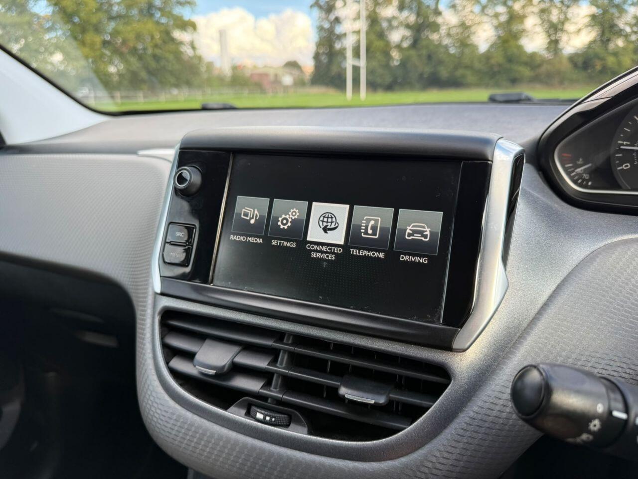 Peugeot 208 view 32