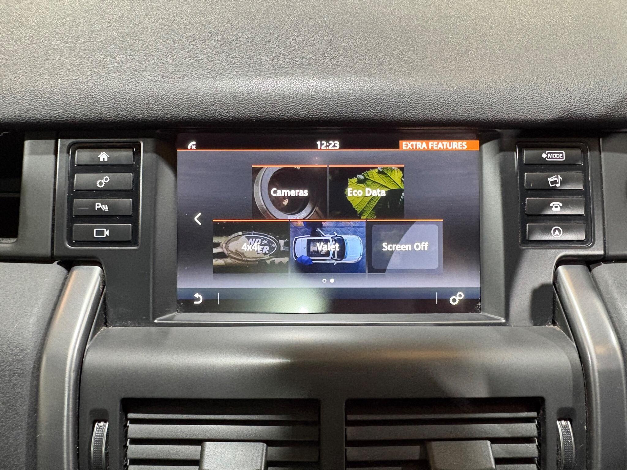 Land Rover Discovery Sport view 15