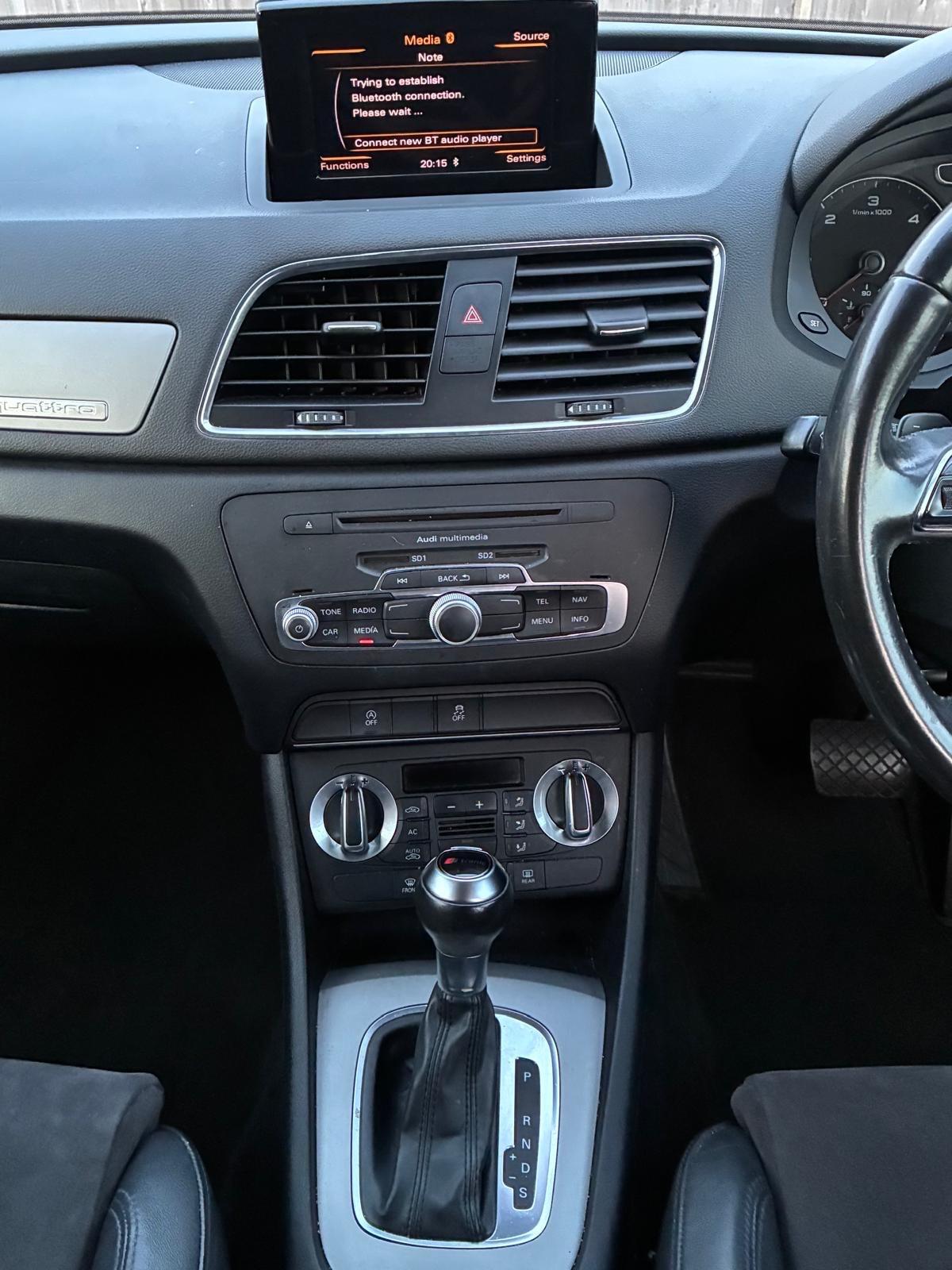 Audi Q3 view 19