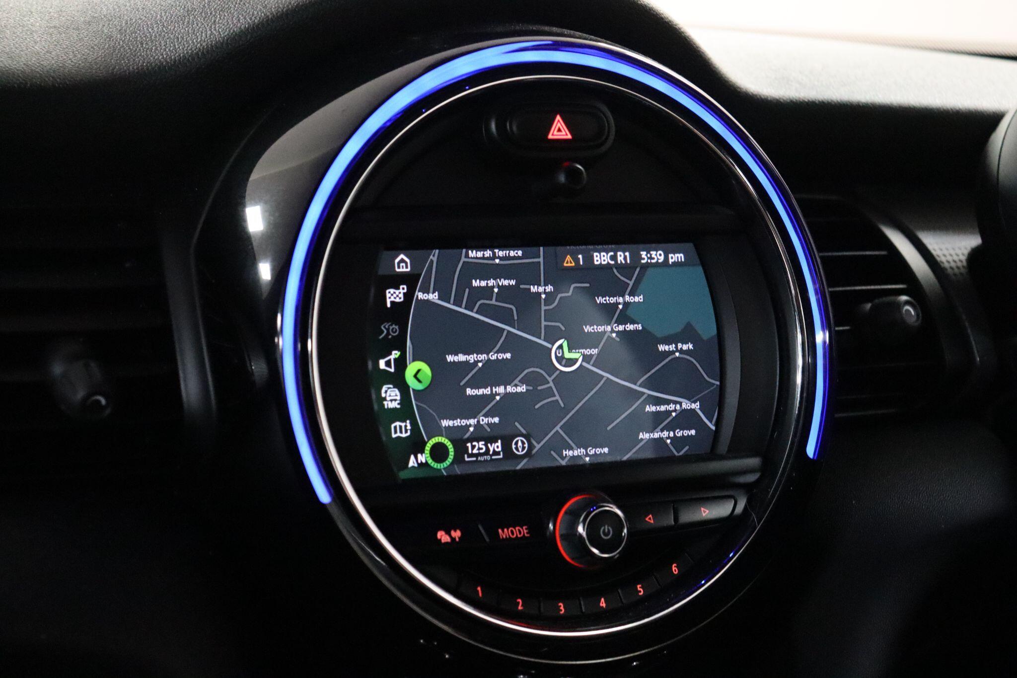 Mini Hatch view 38