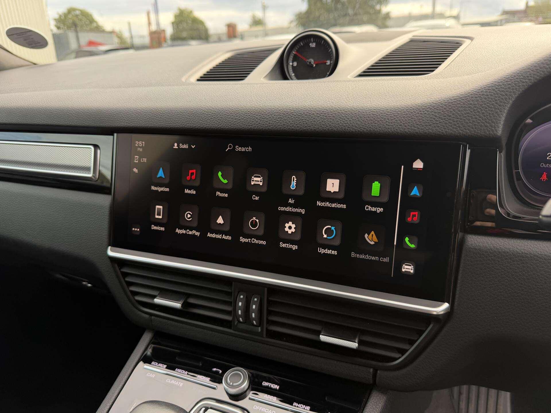 Porsche Cayenne view 25