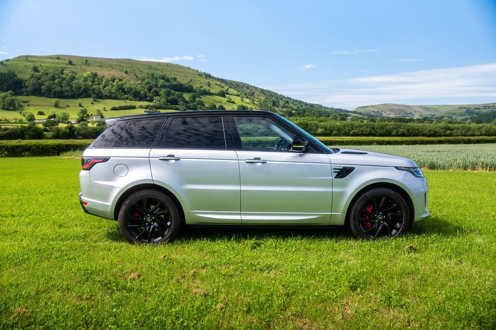 Land Rover Range Rover Sport view 4