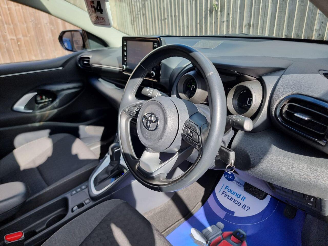 Toyota Yaris view 8