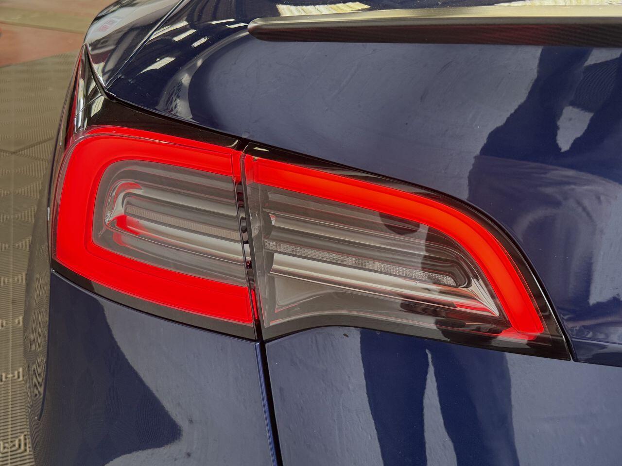 Tesla Model Y view 28