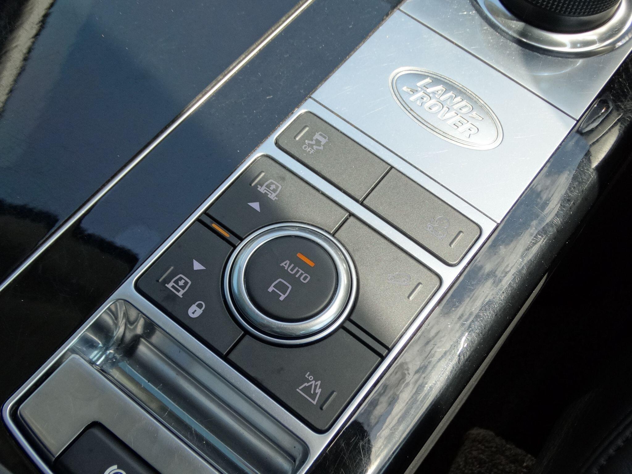 Land Rover Range Rover view 39