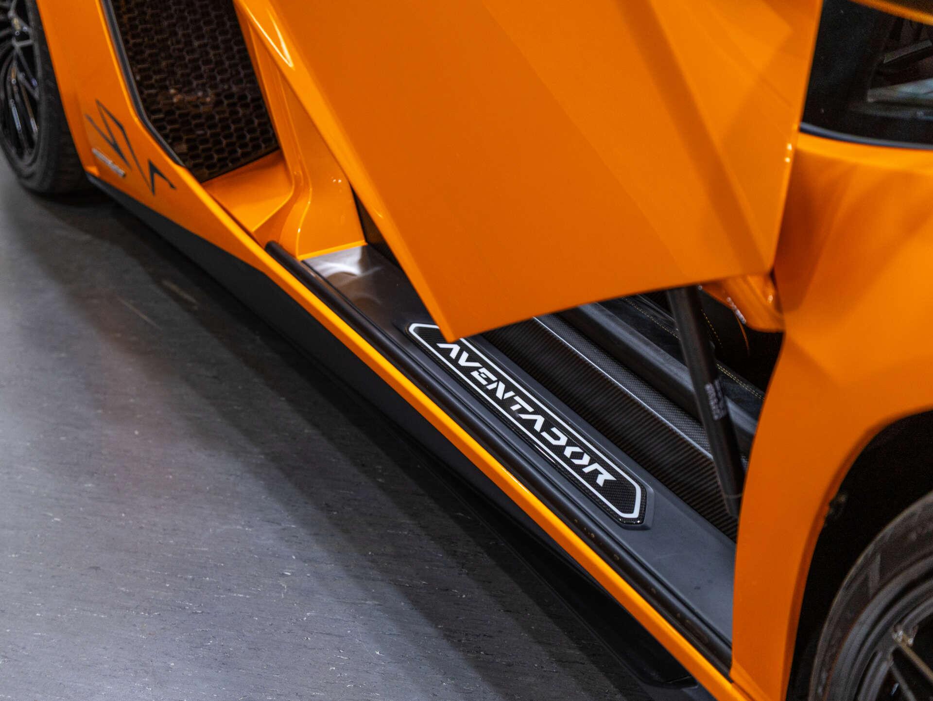 Lamborghini Aventador view 76