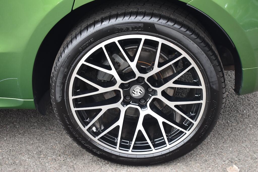 Porsche Macan view 99