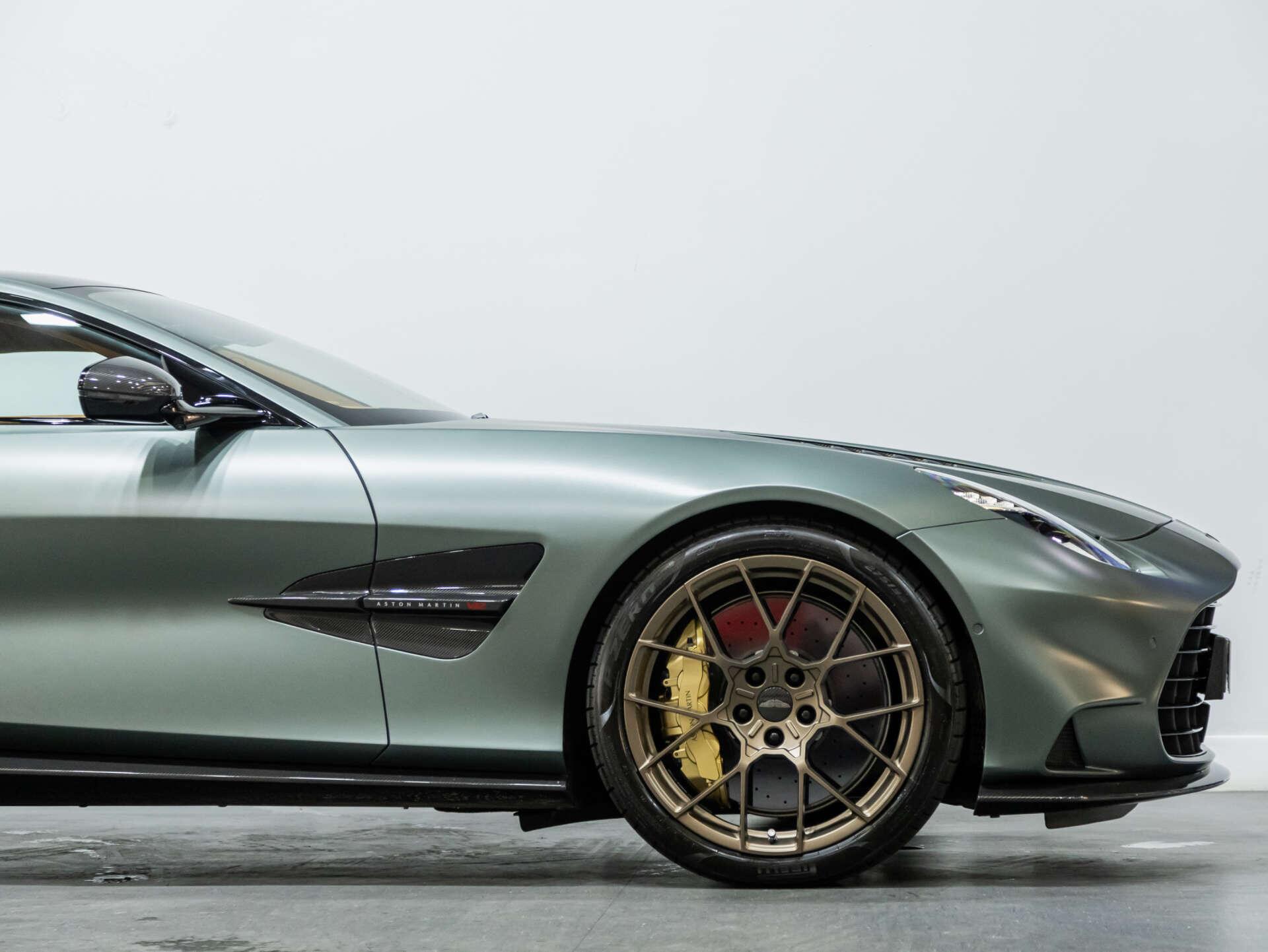 Aston Martin Vanquish view 23